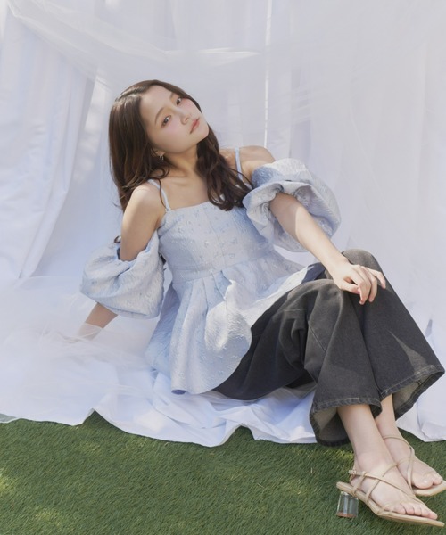 Olu.(オルドット)の「フラワージャガードペプラムビスチェ(シャツ/ブラウス・レディース・イエロー/ホワイト/ブルー・FREE)」の4枚目の写真