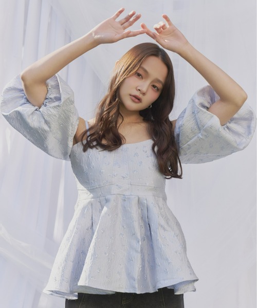 Olu.(オルドット)の「フラワージャガードペプラムビスチェ(シャツ/ブラウス・レディース・イエロー/ホワイト/ブルー・FREE)」の5枚目の写真