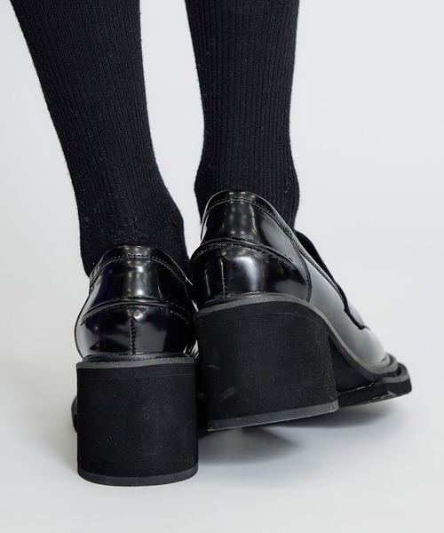 REDYAZEL（レディアゼル）の「レザーライクチャンキーヒールローファー（パンプス・レディース・ブラック・LARGE/MEDIUM）」の10枚目の写真