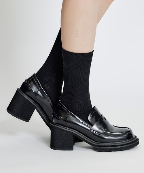 REDYAZEL（レディアゼル）の「レザーライクチャンキーヒールローファー（パンプス・レディース・ブラック・LARGE/MEDIUM）」の9枚目の写真