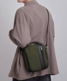 tk.TAKEO KIKUCHI（ティーケータケオキクチ）の「【2WAY】ボックスミニショルダーバッグ（ショルダーバッグ）」