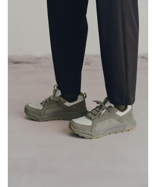 Timberland(ティンバーランド)の「モーション レッジ ウォータープルーフ スニーカー メンズ(防水)(スニーカー・メンズ・ダークベージュ・29.0cm/28.5cm/28.0cm/27.5cm/27.0cm/26.5cm/26.0cm/25.5cm/25.0cm)」の1枚目の写真