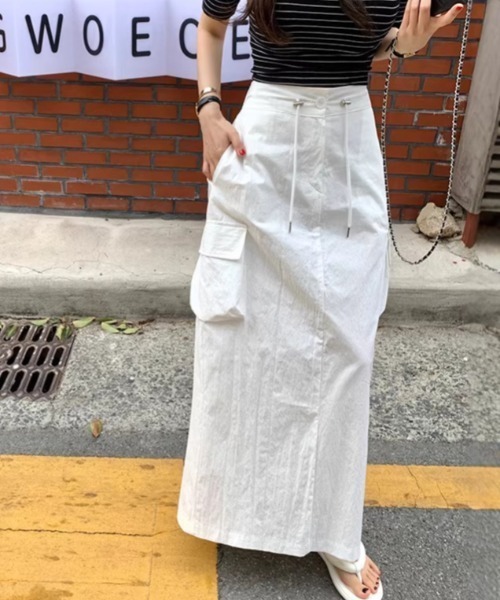 FREE STYLISTS(フリー スタイリスト)の「YUGA_YGMC High-waisted drawstring slit skirt(スカート・レディース・ホワイト/ブラック・FREE)」の1枚目の写真