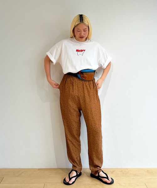 HOLIDAY(ホリデイ)の「FLOWER PRINT PANTS フラワープリントパンツ(その他パンツ・レディース・ブラウン/グレー・ONE SIZE)」の10枚目の写真