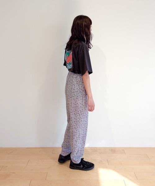 HOLIDAY(ホリデイ)の「FLOWER PRINT PANTS フラワープリントパンツ(その他パンツ・レディース・ブラウン/グレー・ONE SIZE)」の13枚目の写真