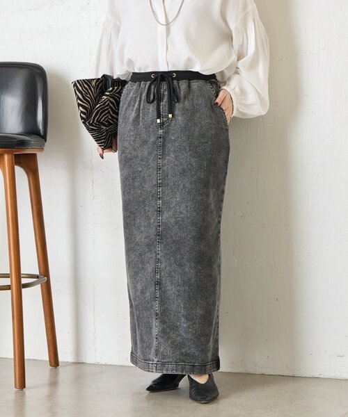 Jena espace merveilleux(ジェナ エスパスメルヴェイユ)の「ストレッチデニムスカート(スカート・レディース・ブラック/ブルー系その他・FREE)」の1枚目の写真