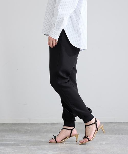 IENA(イエナ)の「《追加/洗濯機洗い可》イージージョガーパンツ(スウェットパンツ・レディース・ブラック/ホワイト・38/36)」の8枚目の写真