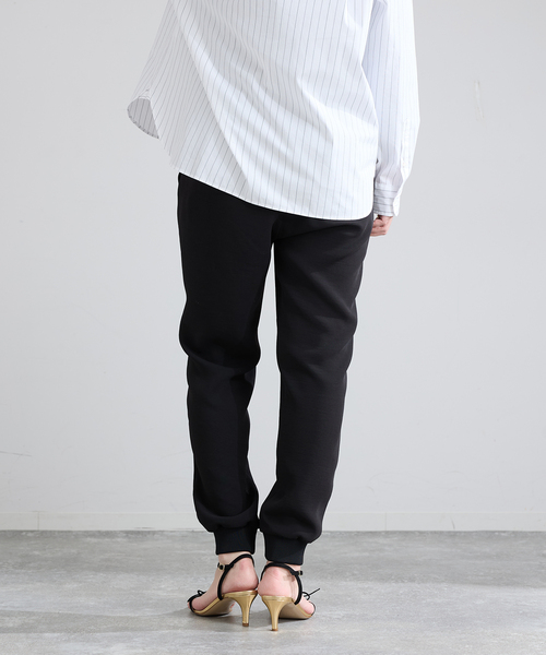 IENA(イエナ)の「《追加/洗濯機洗い可》イージージョガーパンツ(スウェットパンツ・レディース・ブラック/ホワイト・38/36)」の9枚目の写真