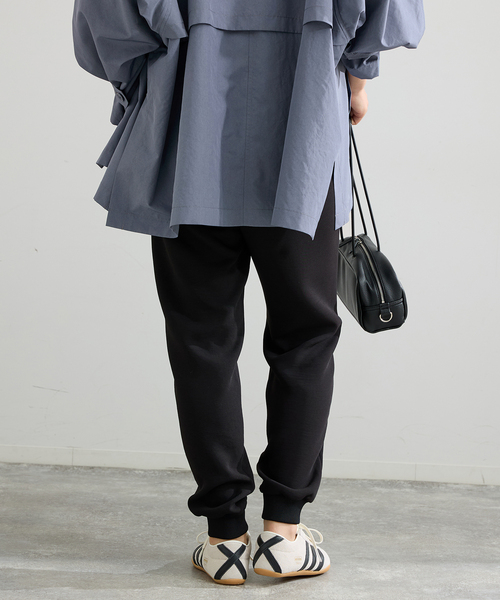 IENA(イエナ)の「《追加/洗濯機洗い可》イージージョガーパンツ(スウェットパンツ・レディース・ブラック/ホワイト・38/36)」の14枚目の写真