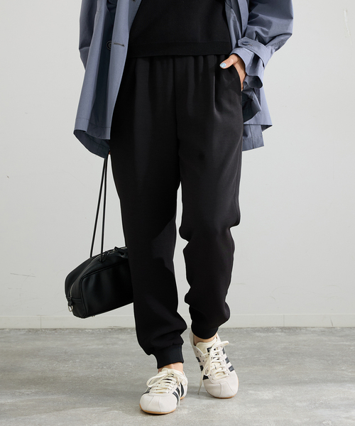 IENA(イエナ)の「《追加/洗濯機洗い可》イージージョガーパンツ(スウェットパンツ・レディース・ブラック/ホワイト・38/36)」の15枚目の写真