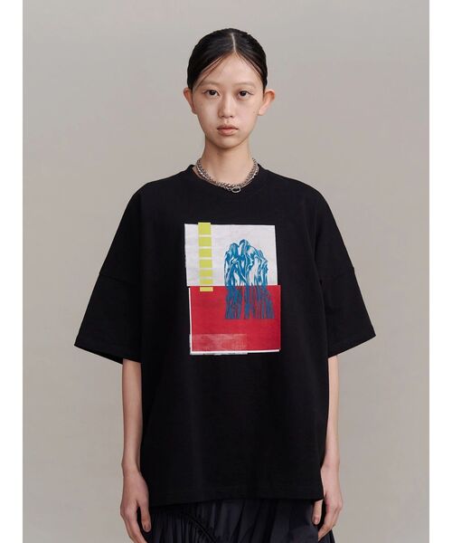 UN3D.（アンスリード）の「STRATUM GRAPHIC T-SH / ストレイタムグラフィックティーシャツ（Tシャツ/カットソー・レディース・ブラック/ホワイト・38/44）」の2枚目の写真