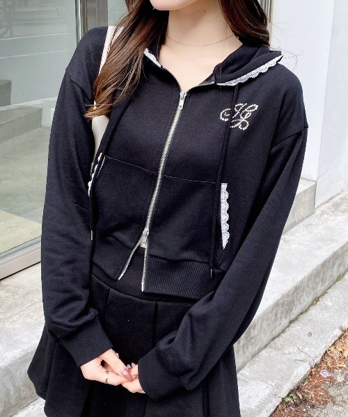 INGNI（イング）の「レース付胸ロゴスウェットショートジップパーカー(セットアップ対応)（パーカー・レディース・オフホワイト/グレー/ブラック/ライトピンク・M）」の3枚目の写真