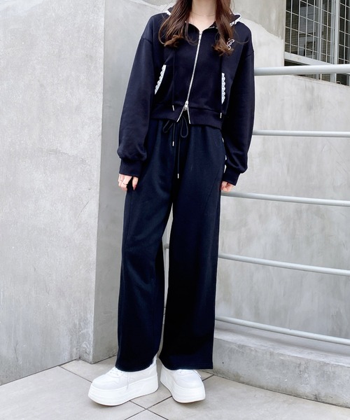 INGNI（イング）の「レース付胸ロゴスウェットショートジップパーカー(セットアップ対応)（パーカー・レディース・オフホワイト/グレー/ブラック/ライトピンク・M）」の20枚目の写真