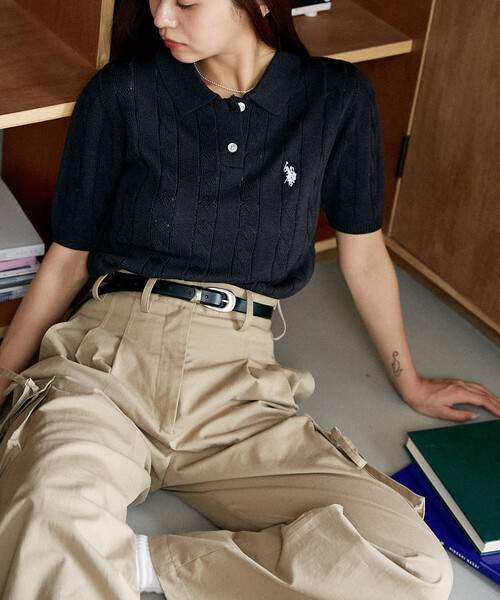 U.S. POLO ASSN.(ユーエスポロアッスン)の「U.S. POLO ASSN. × PUBLUX/ユーエスポロアッスン 別注 ケーブルニット ポロシャツ 限定展開(ポロシャツ・レディース・オフホワイト/グレー/チャコールグレー/ネイビー・フリ-)」の6枚目の写真