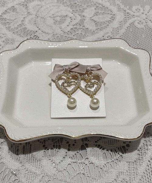 ROJITA(ロジータ)の「リボン付ダブルハートイヤリング(イヤリング・レディース・ピンク・FREE)」の12枚目の写真