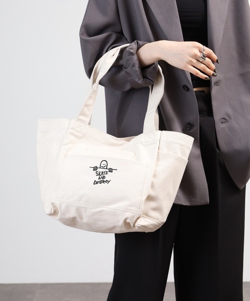 THRASHER（スラッシャー）の「THRASHER OUTPOCKET TOTEBAG（トートバッグ・メンズ・ホワイト系/ホワイト×ブラック・FREE）」の22枚目の写真