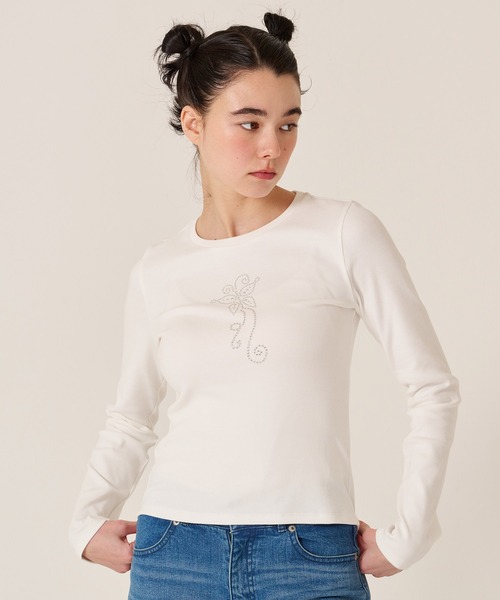 TINA:JOJUN(ティーナジョジュン)の「バタフライ スタッズ ロンT TINA:JOJUN(Tシャツ/カットソー・レディース・ネイビー/ホワイト・M)」の3枚目の写真