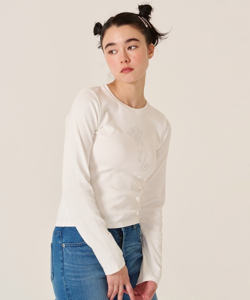 TINA:JOJUN(ティーナジョジュン)の「バタフライ スタッズ ロンT TINA:JOJUN(Tシャツ/カットソー・レディース・ネイビー/ホワイト・M)」の5枚目の写真