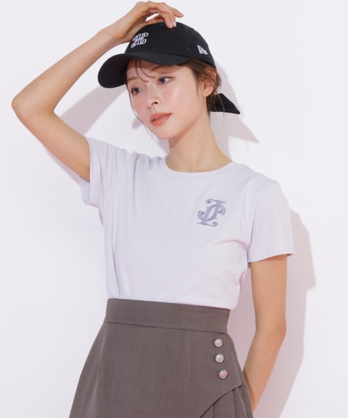 JILL by JILL STUART(ジルバイジルスチュアート)の「クロスJモチーフ刺繍ロゴTシャツ(Tシャツ/カットソー・レディース・ブルー/ピンク/ホワイト・FREE)」の6枚目の写真