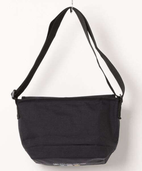 Manhattan Portage（マンハッタンポーテージ）の「Nylon Messenger Bag JR (SM) FZP LVL MTA（メッセンジャーバッグ・メンズ・ブラック・SMALL）」の15枚目の写真