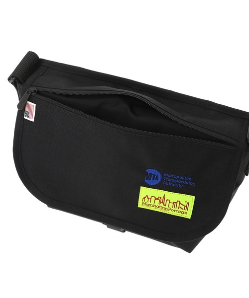 Manhattan Portage（マンハッタンポーテージ）の「Nylon Messenger Bag JR (SM) FZP LVL MTA（メッセンジャーバッグ・メンズ・ブラック・SMALL）」の9枚目の写真