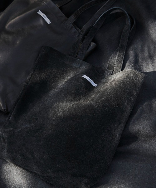 URBAN RESEARCH（アーバンリサーチ）の「AWAK　TOTE-suede（トートバッグ・メンズ・ブラック系その他/ブラック・ONE）」の2枚目の写真