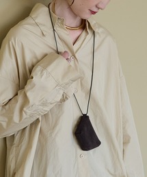 murir（ミュリール）の「スエードミニポーチ(トラペゾイド)（ポーチ）」