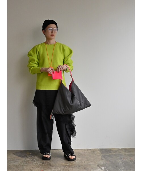 Cheek(チーク)の「【cheek/チーク】ネオンハンドルトライアングルショルダー/C26002/ショルダーバッグ/ユニセックス(ショルダーバッグ・メンズ・ブラック/グレー/キャメル・フリー)」の22枚目の写真