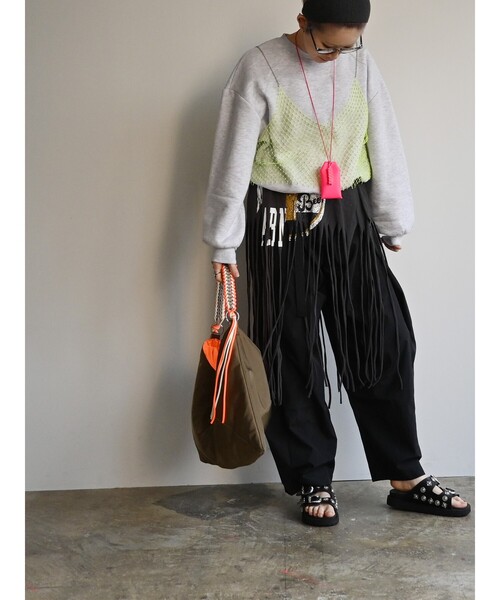 Cheek(チーク)の「【cheek/チーク】ネオンハンドルトライアングルショルダー/C26002/ショルダーバッグ/ユニセックス(ショルダーバッグ・メンズ・ブラック/グレー/キャメル・フリー)」の8枚目の写真