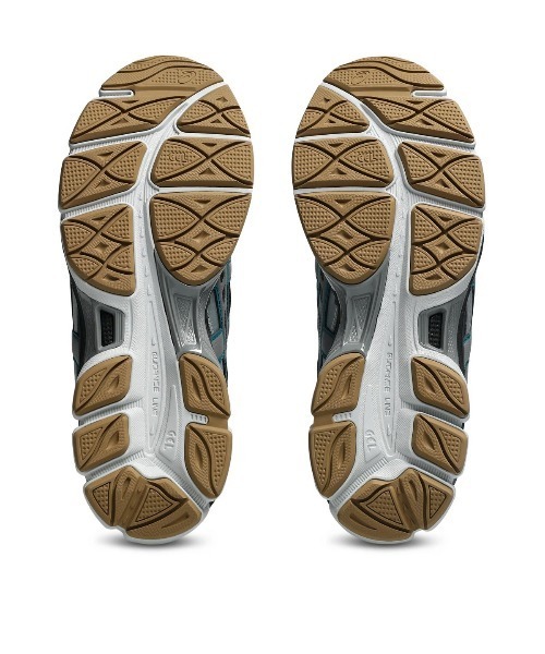 ASICS(アシックス)の「ASICS GEL-NYC 2055(アシックス ゲル エヌワイシー 2055)(スニーカー・メンズ・グレー系/ブラック系・23cm/23.5cm/24cm/24.5cm/25cm/25.5cm/26cm/26.5cm/27cm/27.5cm/28cm/28.5cm/29cm)」の6枚目の写真