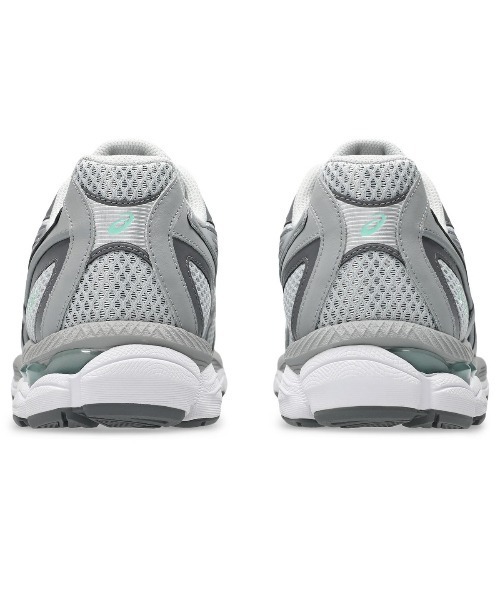 ASICS(アシックス)の「ASICS GEL-NYC 2055(アシックス ゲル エヌワイシー 2055)(スニーカー・メンズ・グレー系/ブラック系・23cm/23.5cm/24cm/24.5cm/25cm/25.5cm/26cm/26.5cm/27cm/27.5cm/28cm/28.5cm/29cm)」の14枚目の写真