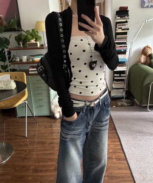 Sibra(シブラ)の「ドット柄フェイクレイヤード長袖トップス(Tシャツ/カットソー・レディース・ブラック・M)」の4枚目の写真