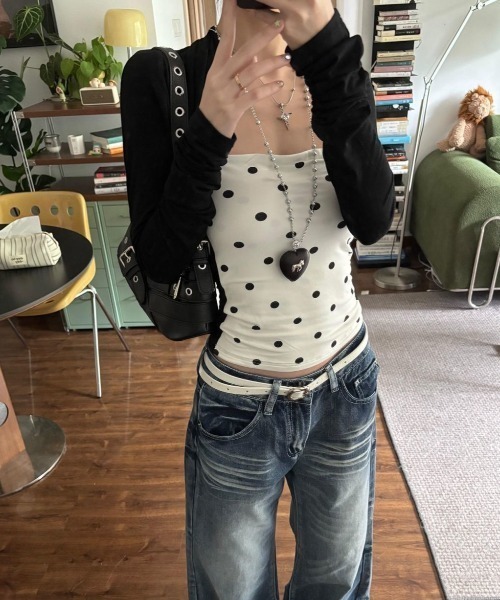 Sibra(シブラ)の「ドット柄フェイクレイヤード長袖トップス(Tシャツ/カットソー・レディース・ブラック・M)」の5枚目の写真