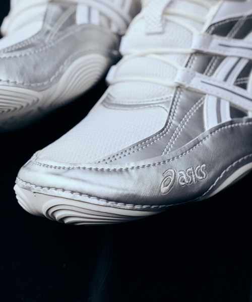 ASICS(アシックス)の「HYPERSYNC 1203A879.100(スニーカー・メンズ・シルバー・22.5cm/23.0cm/23.5cm/24.0cm/24.5cm/25.0cm/25.5cm/26.0cm/26.5cm/27.0cm/27.5cm/28.0cm/29.0cm)」の2枚目の写真