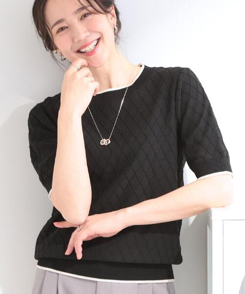 SHOO・LA・RUE（シューラルー）の「【洗濯機可/S-LL】大人上品なダイヤ編み柄 配色半袖ニット（ニット/セーター・レディース・ライトブルー/ブラック/オフホワイト・04/03/02/01）」の2枚目の写真