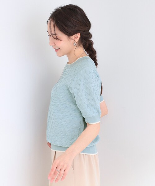 SHOO・LA・RUE（シューラルー）の「【洗濯機可/S-LL】大人上品なダイヤ編み柄 配色半袖ニット（ニット/セーター・レディース・ライトブルー/ブラック/オフホワイト・04/03/02/01）」の13枚目の写真