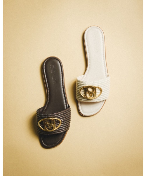 STEVE MADDEN(スティーブマデン)の「オーバルロゴモチーフフラットサンダル/S.MADDEN KORA 2.0-XS(サンダル・レディース・ブラウン/アイボリー・23.5-24/23.5cm/23.0cm/22.5cm/24.5cm/24.0cm)」の3枚目の写真