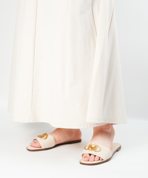 STEVE MADDEN(スティーブマデン)の「オーバルロゴモチーフフラットサンダル/S.MADDEN KORA 2.0-XS(サンダル・レディース・ブラウン/アイボリー・23.5-24/23.5cm/23.0cm/22.5cm/24.5cm/24.0cm)」の5枚目の写真