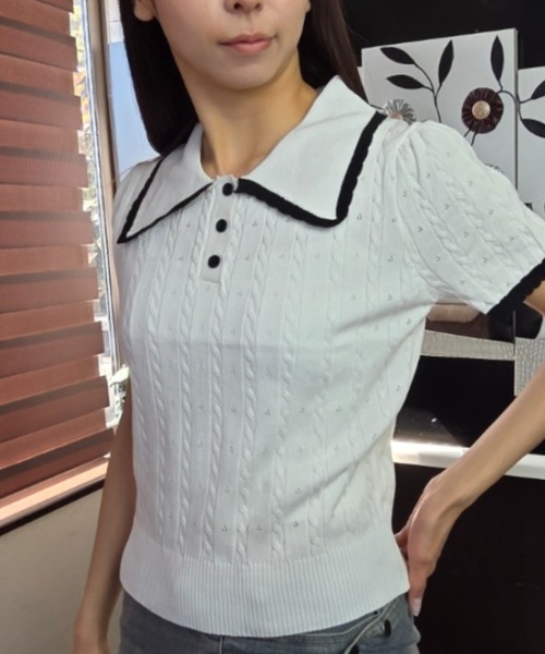 tolene(トレネ)の「【配色ポロ】襟レース フリルニットポロシャツ / レトロガーリー(ポロシャツ・レディース・ブラック/ホワイト・FREE)」の7枚目の写真
