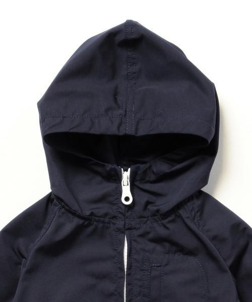 ARCH & LINE(アーチアンドライン)の「ARCH&LINE / ポケッタブル パーカ (95~135cm)(ブルゾン・キッズ・ネイビー・105/125/115/95)」の4枚目の写真