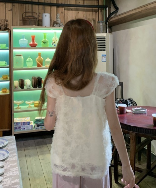 AMAJI(アマジ)の「メッシュ切替 フレアスリーブ トップス(その他トップス・レディース・イエロー/ベージュ・SMALL/MEDIUM/LARGE)」の6枚目の写真