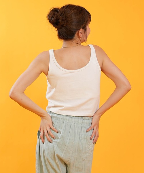RVCA(ルーカ)の「RVCA/ルーカ レディース タンクトップ クロップド丈 ショート丈 BG04C361(タンクトップ・レディース・ホワイト/イエロー/ブラック・M/S)」の5枚目の写真