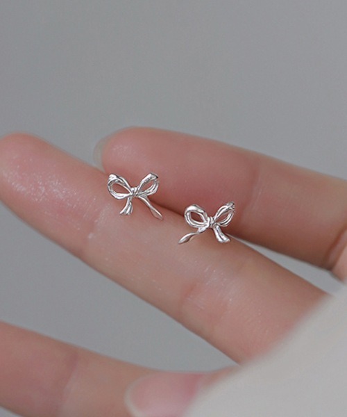 MASHIRO(マシロ)の「【MASHIRO】ゆるリボンワンポイントペアピアス(MA/EKW157)(ピアス(両耳用)・レディース・ゴールド/シルバー・FREE)」の5枚目の写真