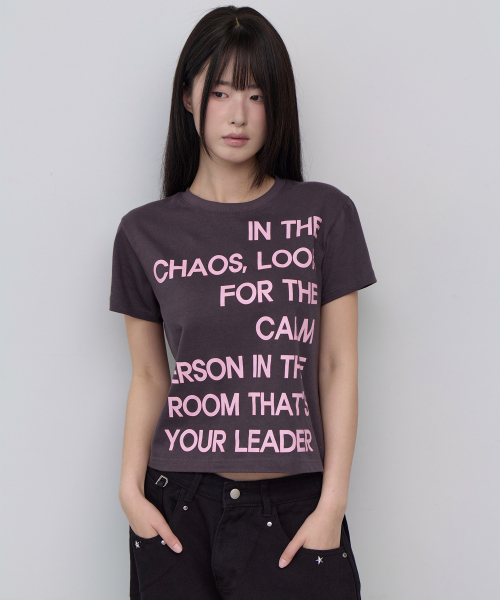 5OML(オーオーエムエル)の「レギュラーレタリングショートスリーブチャコール(Tシャツ/カットソー・レディース・チャコール・FREE)」の1枚目の写真