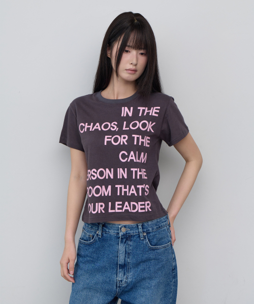 5OML(オーオーエムエル)の「レギュラーレタリングショートスリーブチャコール(Tシャツ/カットソー・レディース・チャコール・FREE)」の2枚目の写真