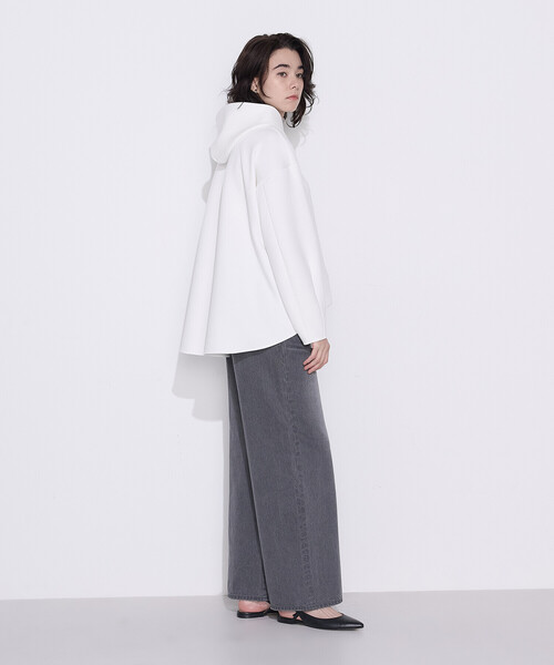 COMME CA Wardrobe（コムサワードローブ）の「〔 +サイズ 〕ソフトストレッチダンボールニット フーディー（パーカー・レディース・サックスブルー・13号）」の3枚目の写真