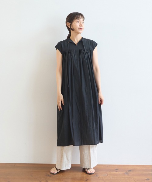 yuni(ユニ )の「100/1C Cu 2way gather SH-OP(ワンピース・レディース・グレー/ブラック・FREE)」の4枚目の写真