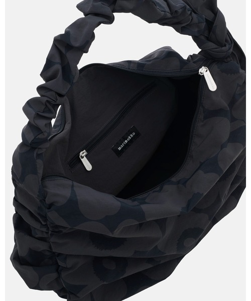 marimekko(マリメッコ)の「Utu Unikko / Crossbody bag L(ショルダーバッグ・レディース・オレンジ/グリーン/ブラック・FREE)」の7枚目の写真
