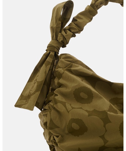 marimekko(マリメッコ)の「Utu Unikko / Crossbody bag L(ショルダーバッグ・レディース・オレンジ/グリーン/ブラック・FREE)」の10枚目の写真
