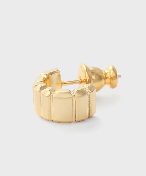 Paul Smith(ポールスミス)の「ウィメンズ スクエアカッティング ピアス / 265644 270(ピアス(両耳用)・レディース・ゴールド・FREE)」の2枚目の写真